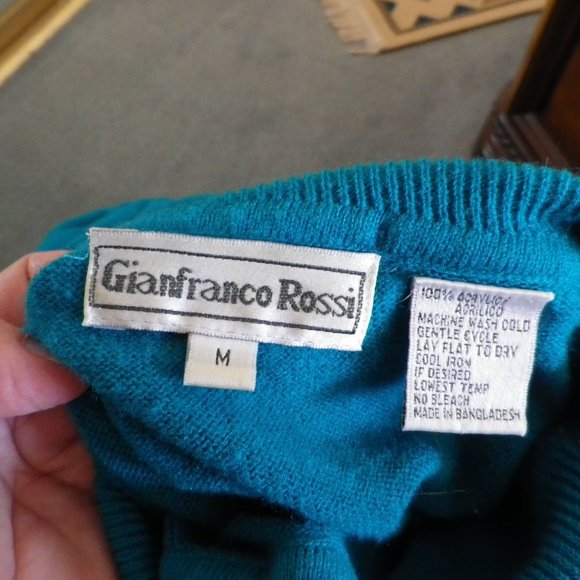 Knit turtleneck w/ matching knit pants set - Picture 4 of 5